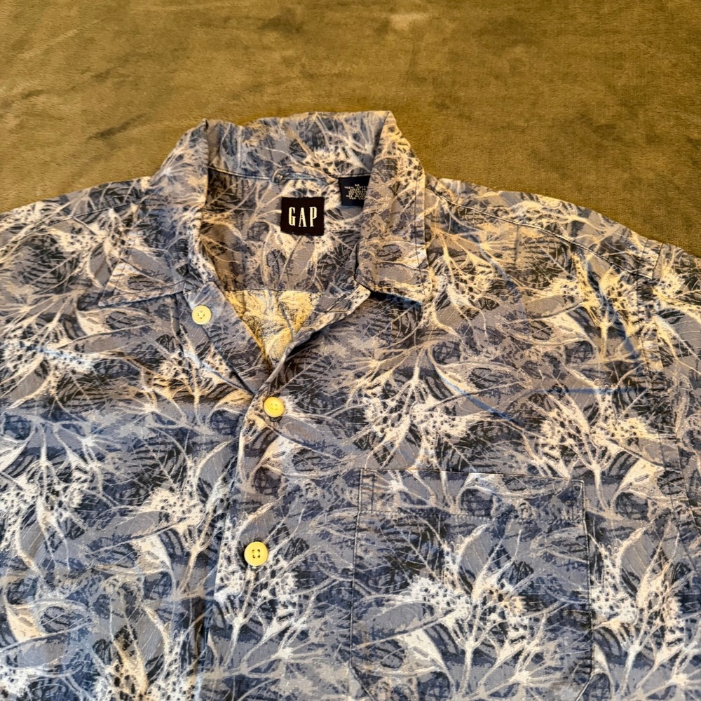 GAP Short Sleeve Button Up Shirt Blue White Leaf Print Casual Mens Medium